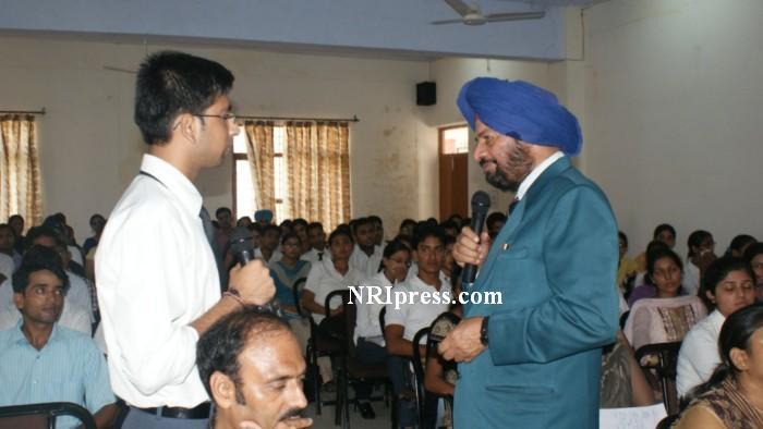 Ex CBI Director S.Joginder Singh visited Aryans Campus (8)